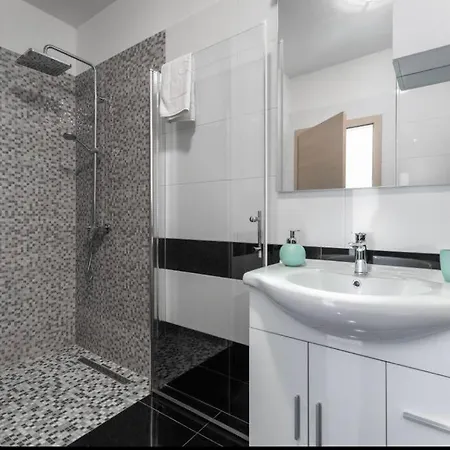 Апартаменты Luxury 140 M2 With Huge Sunny Terace Klis